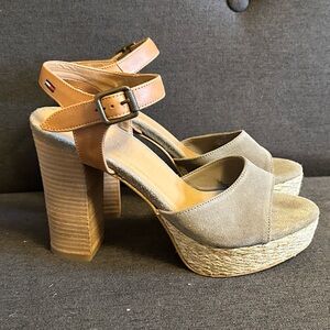 Chic Tan and Gray Wedge Sandals